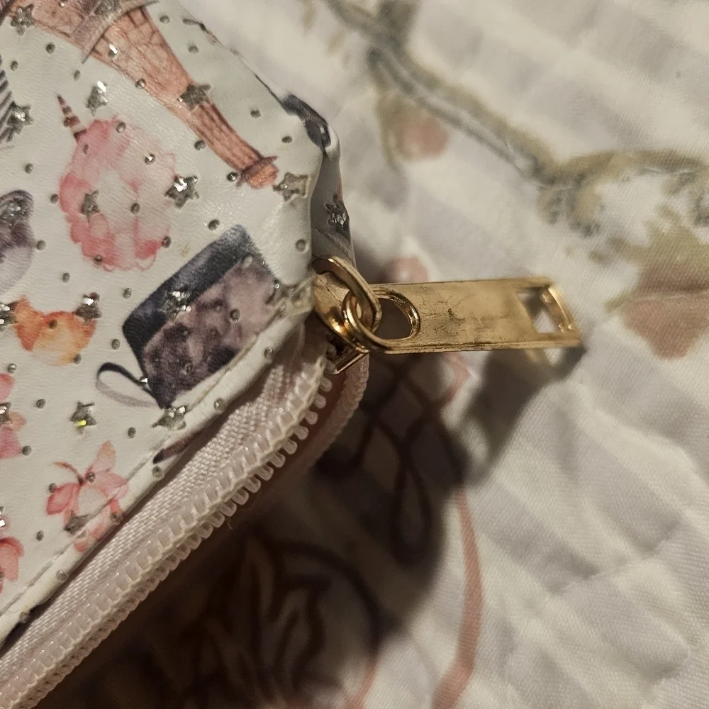 NWOT French Detailed Sparkle make-up bag